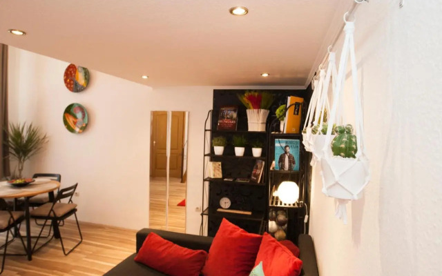 Simona - lovely studio in the downtown .