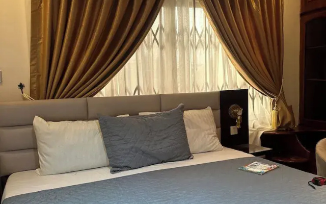 D Barfi Executive Lodge