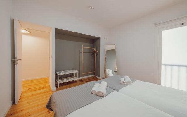 Porto Modern Downtown Apartment E