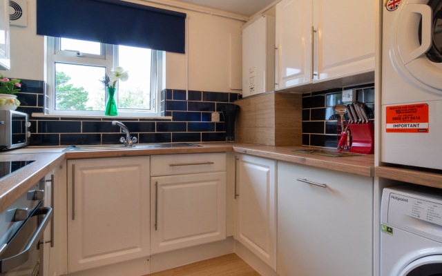 PickThePlace 3-bedroom Plymouth apartment