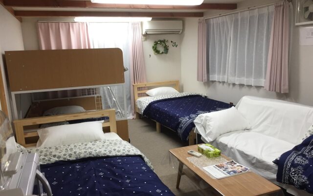 旅館-ホテル業 The Familiar Inn