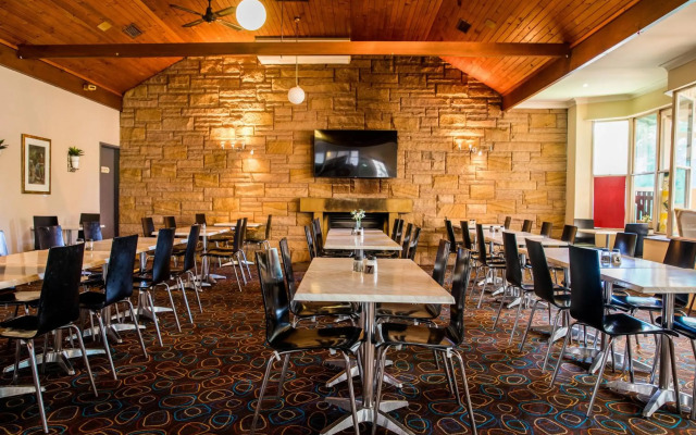 Lilac City Motor Inn & Steakhouse