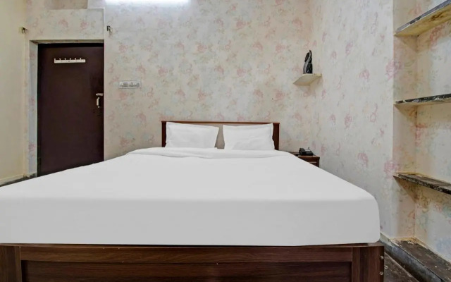 OYO Flagship 70280 Hotel Raj Baag