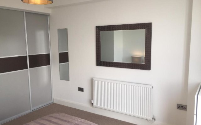Castle Quarter Apartment with Free on site Parking