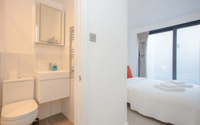 Newly Refurbished Modern 3 Bedroom Apartment in Affluent Fulham