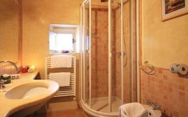 Monna Lisa Halldis Apartment