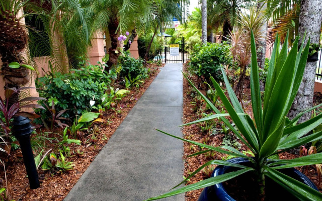 Central Plaza Apartments