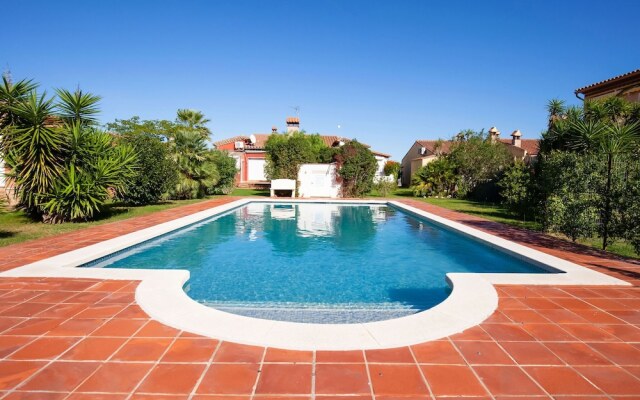 Quaint Holiday Home in Vilacolum With Swimming Pool