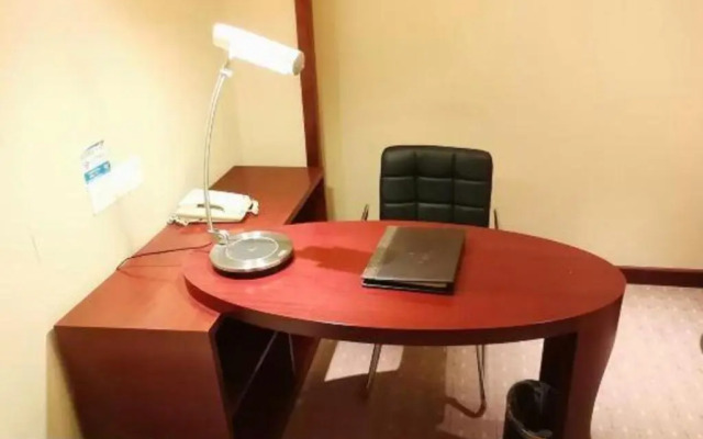 Yiyang Huatian Hotel