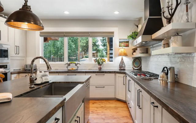 The River House 3 Bedroom Cabin