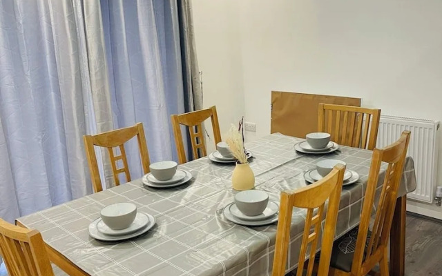 Citrine Suite 4 Bed House in Stoke on Trent