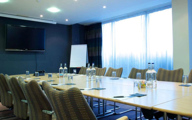 London Croydon Aerodrome Hotel, BW Signature Collection