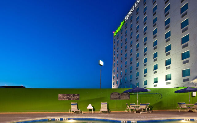 Holiday Inn Express & Suites Monterrey Aeropuerto, an IHG Hotel