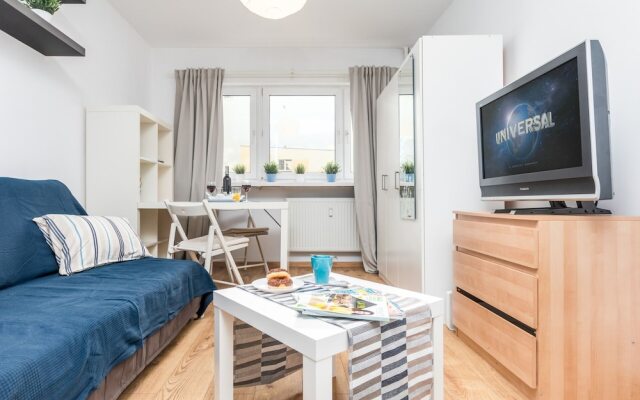 Cozy Warsaw Apartment by Renters