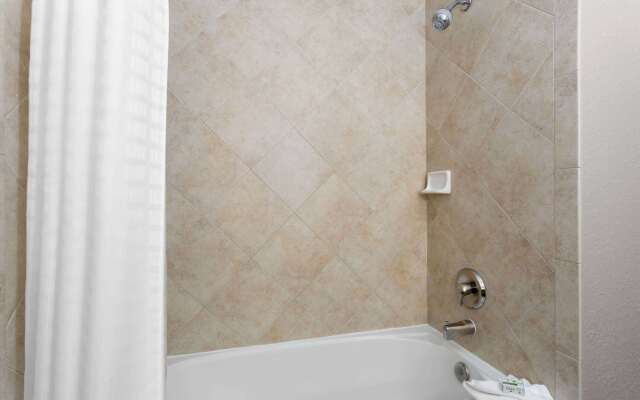 La Quinta Inn & Suites by Wyndham Ft. Pierce