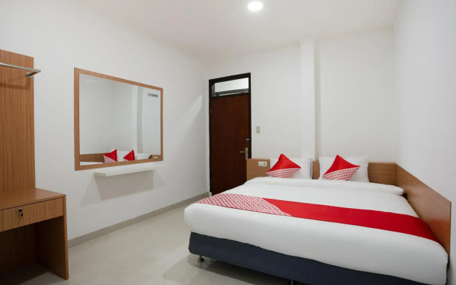 Super OYO 3209 Hegarbudhi Residence