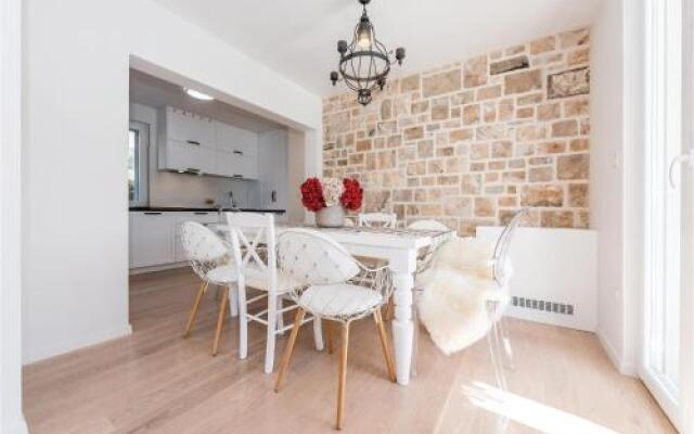 Four-Bedroom Holiday Home in Milna