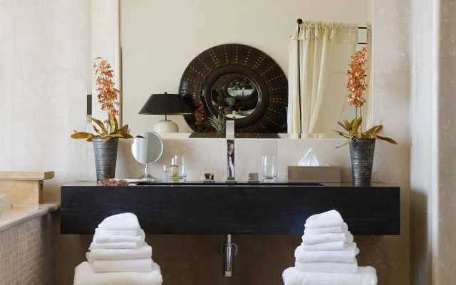 Vila Joya Home, Restaurant & Spa