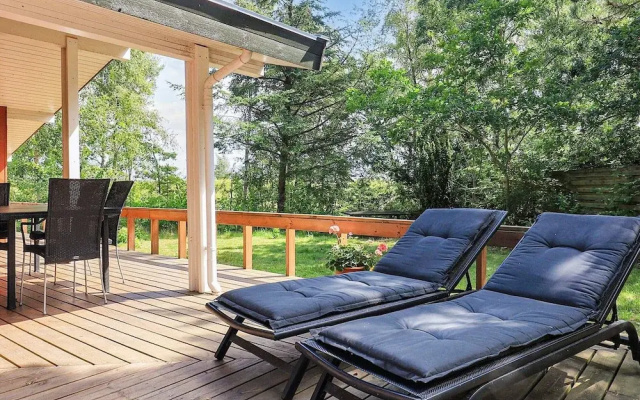 Seaside Retreat With Sauna