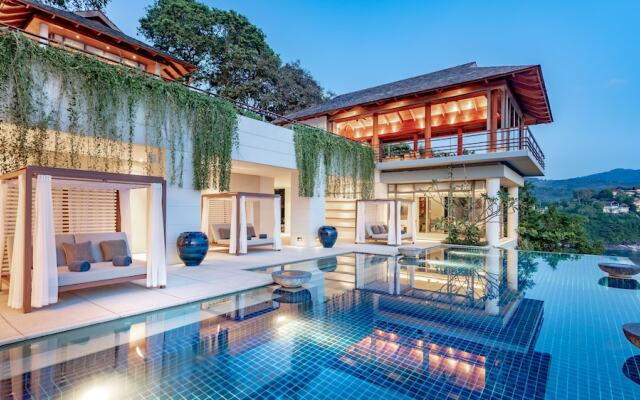 Villa Chelay - Luxury Waterfront Villa