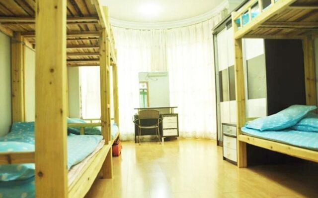 Guangzhou Pinyan Youth Hostel