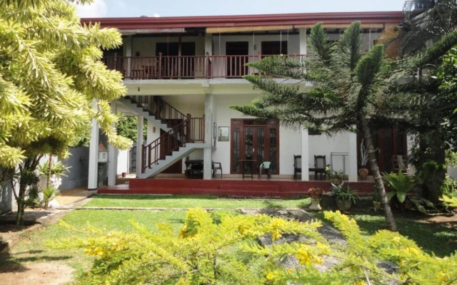 Sapara River Guest 600m Beach
