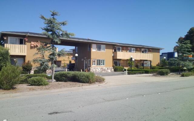 Gateway Thunderbird Motel