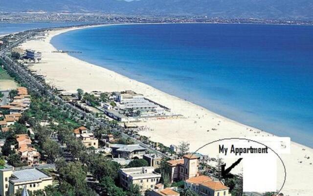 ### Appartamenti sulla SPIAGGIA al POETTO ###