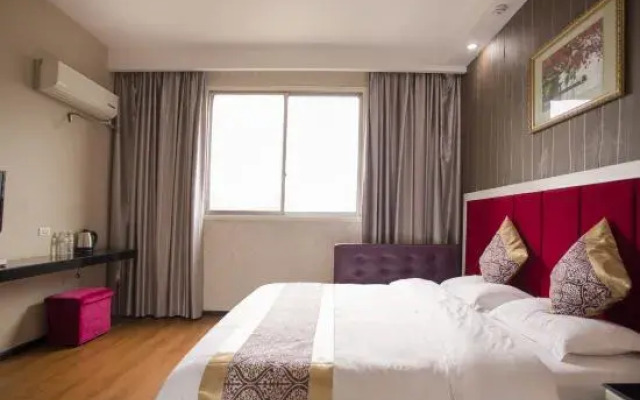 Caili Taihe Shengshi Hotel