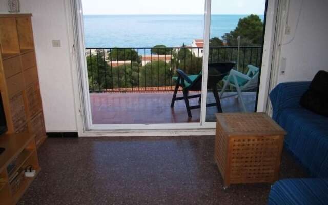 Apartment With sea Views in Llan?? - 1052