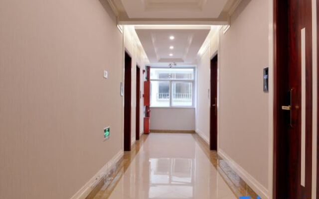 Zhai Rong Jingding Rong Business Hotel
