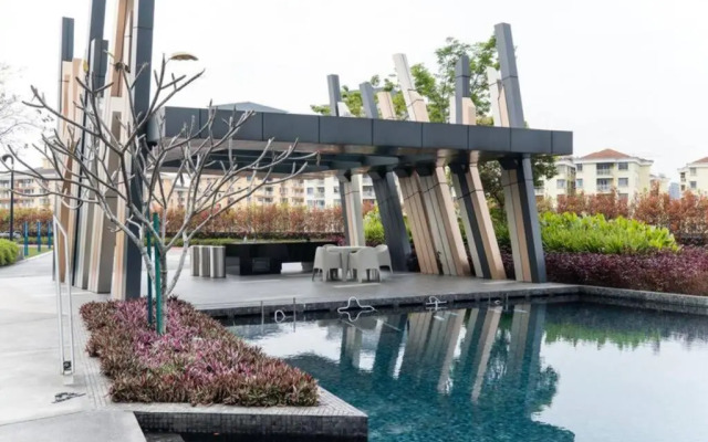 Mountain View 2 room KL East Mall 4pax NEW