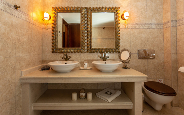 Luxury Villa Golden Crest With Private Swimming Pool