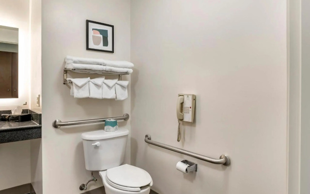 Holiday Inn Louisville Airport South by IHG