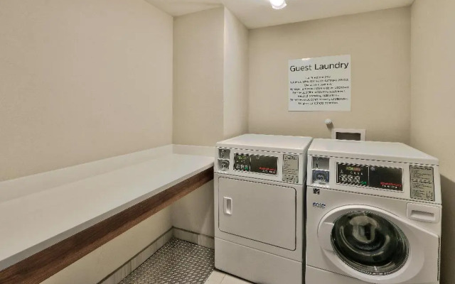 Holiday Inn Express & Suites Albuquerque East by IHG