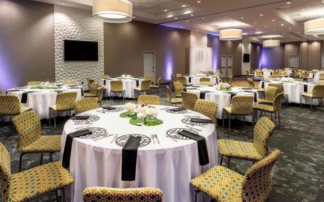 Aloft Jacksonville Tapestry Park