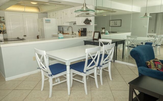 Shoreline Towers 2073 - 2 Br Condo