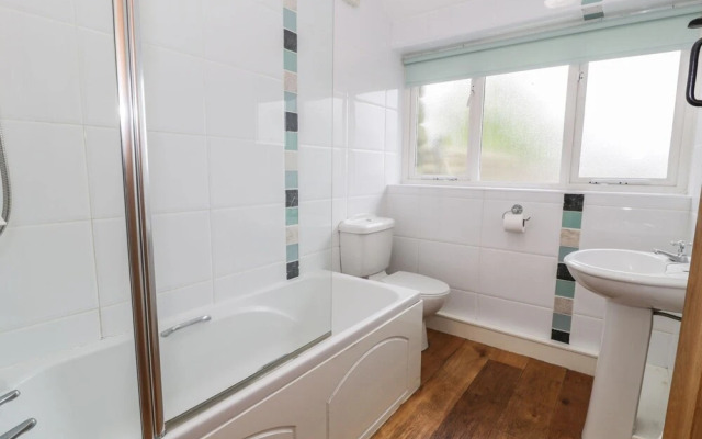 Ty Gwennol at Gilfach Goch