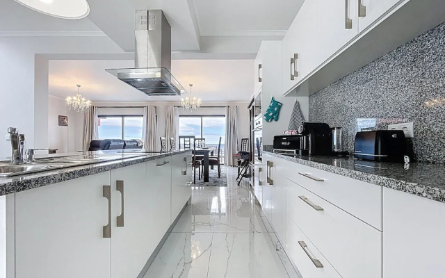 Blue Outlook Retreat by Atlantic Holiday