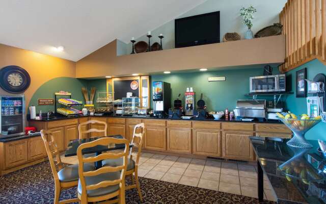 AmericInn by Wyndham Merrill