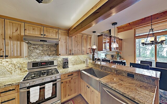 400fairg 3 Bedroom Condo