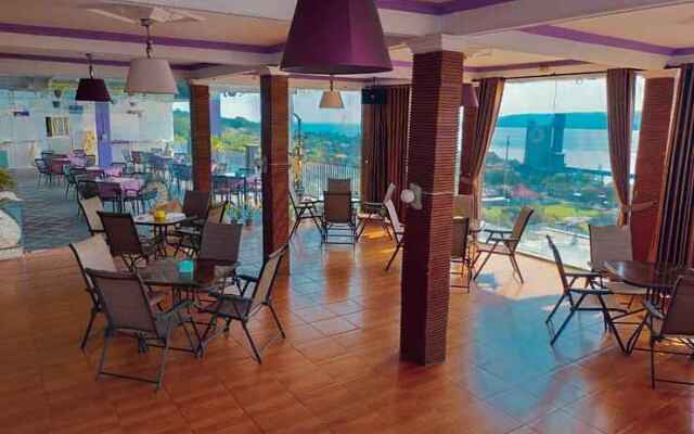 Three B Villa & Resto Banyuwangi