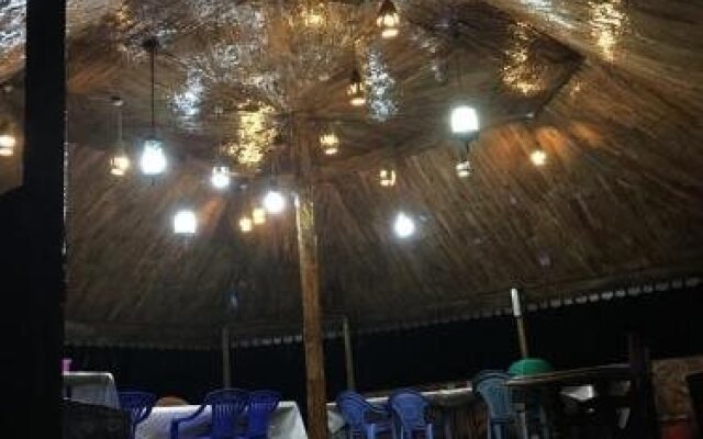 Sharook Lodge - Hostel