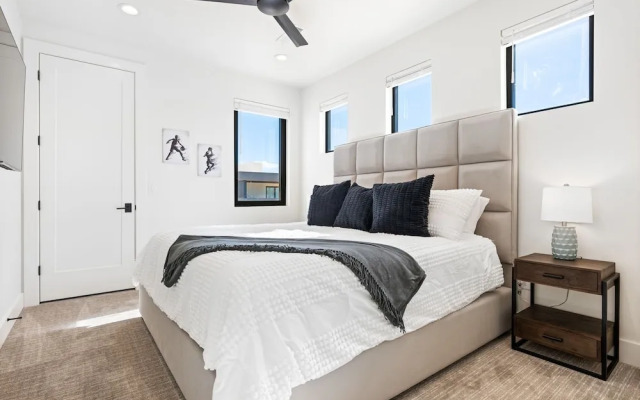 The Dugout 8 Bedroom Home