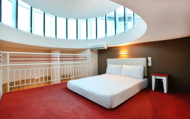 Swing and Pillows at PJ KD – Guest Rooms – Petaling Jaya