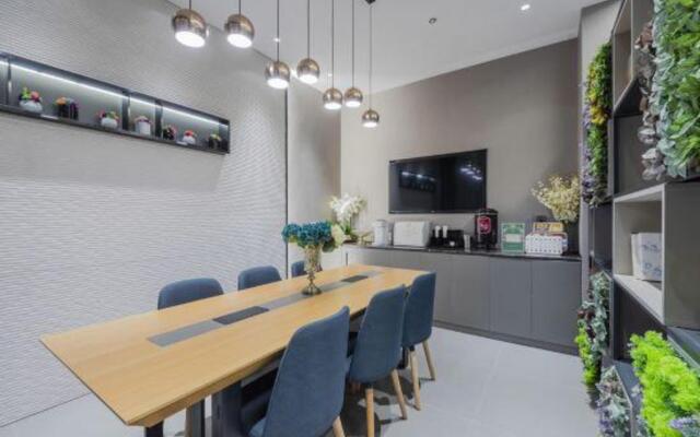 Homeinn Selected Hotel (Shaoxing East Station Wanhecheng)