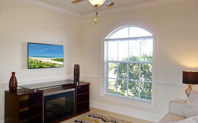 Pet-friendly Waterfront Home With Heated Pool and spa