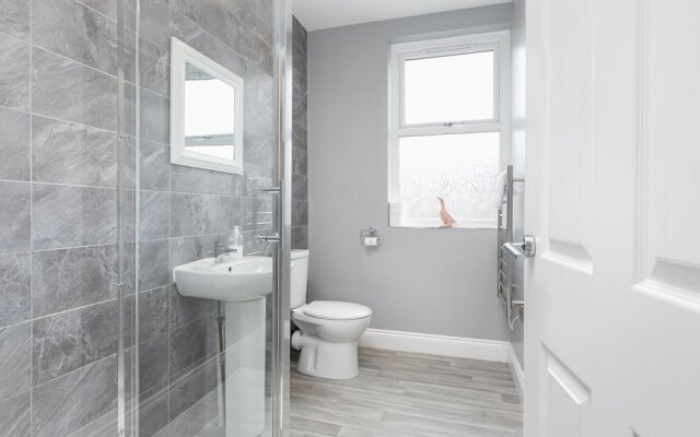 KVM - Kensington Apartment