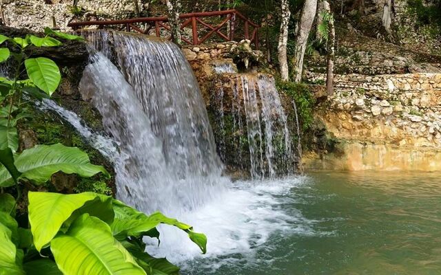 Altos de Caño Hondo