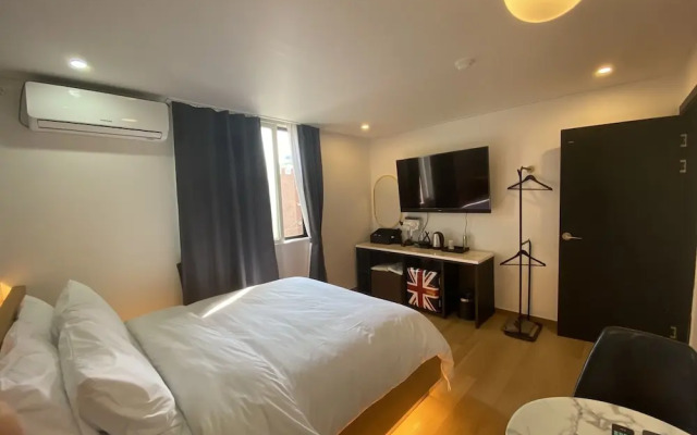 The Leeds Hotel